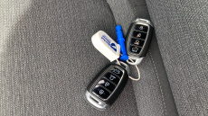 Hyundai KONA 100kW Premium 39kWh 5dr Auto Electric Hatchback